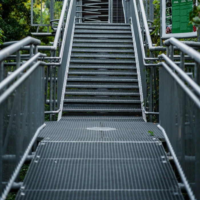 Rácsvédő megoldások kültérre és ipari környezetbe – amit a tartósságról tudni érdemes